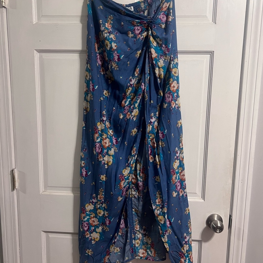 O’Neil Rico allover print floral design cover-up skirt, woman’s L
